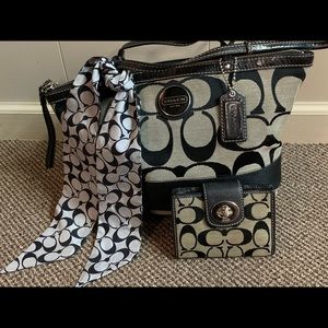 Purse length- 10 in. Width- 14 1/2 in. Wallet length- 6 in. Width- 8 1/2 in.